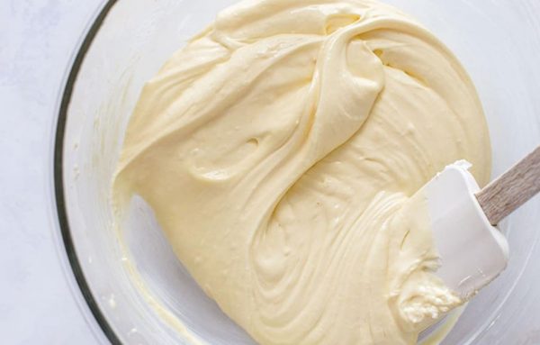 Cách làm phần kem trứng bánh tiramisu